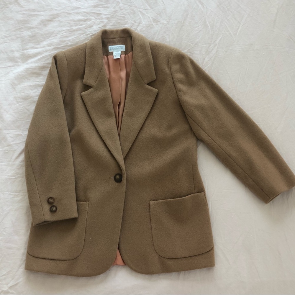 Vintage tan Lands’ End blazer